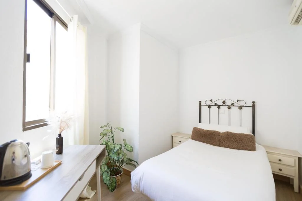 Habitación Individual con baño privado externo — Hostal San Miguel by Croma