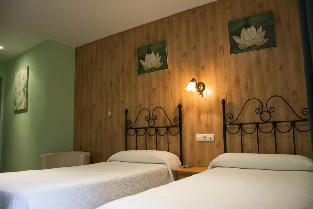 Doppelzimmer mit 2 Betten — Hostal San Miguel