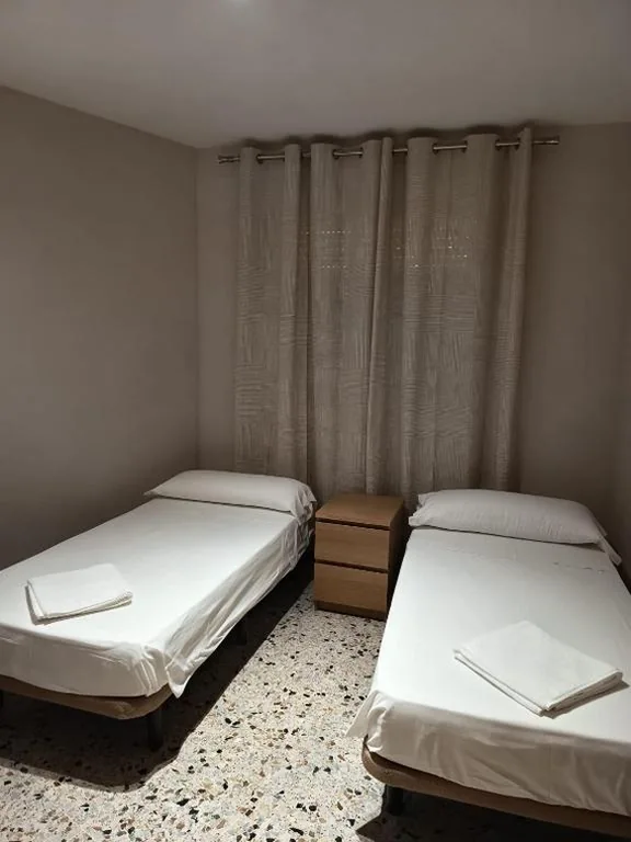 コンフォートトリプルルーム（シャワー付き） — Hostal San Pedro
