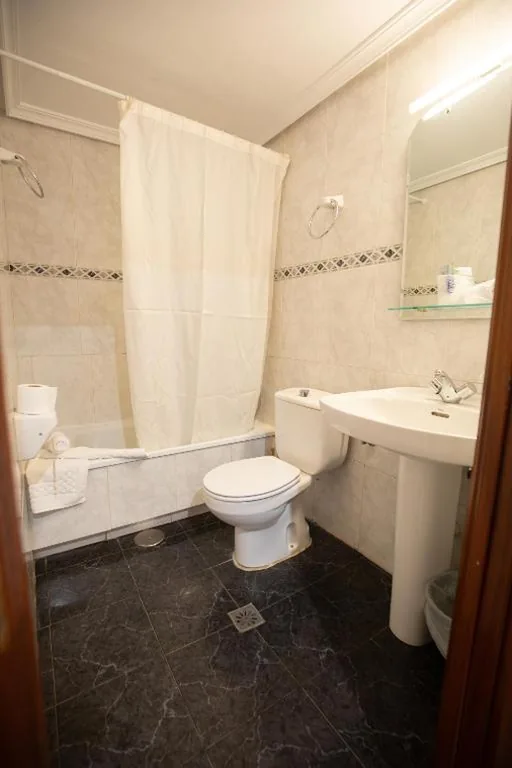 Habitación Doble - 1 o 2 camas — Hostal San Poul