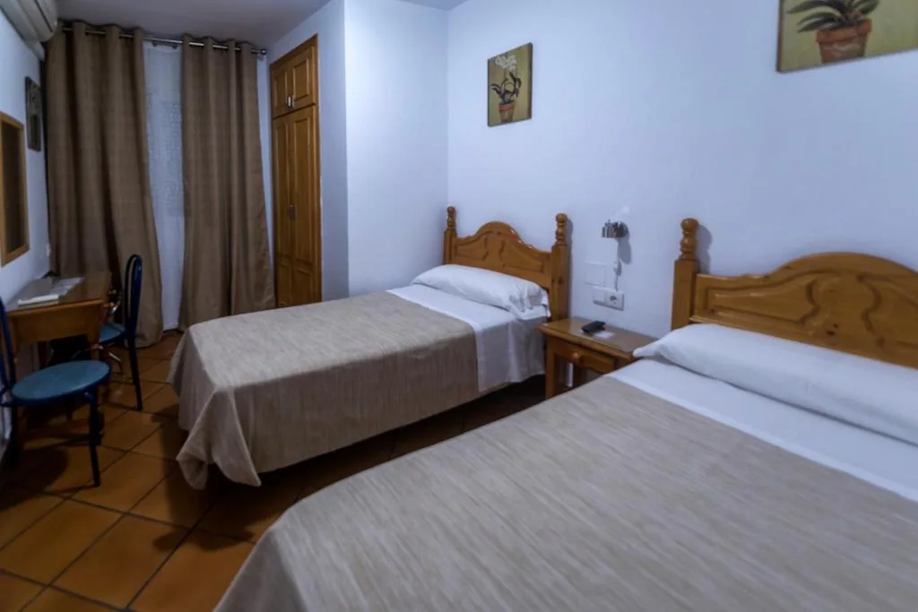 Chambre Double Standard - 2 lits — Hostal San Ramón