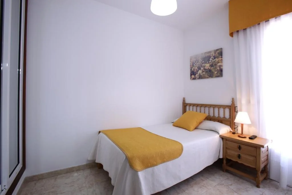 テラス付きシングルルーム — Hostal San Roque