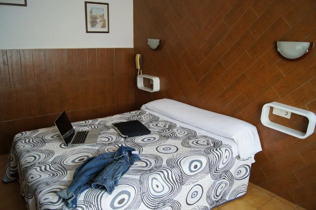Habitación Individual — Hostal Sanmar
