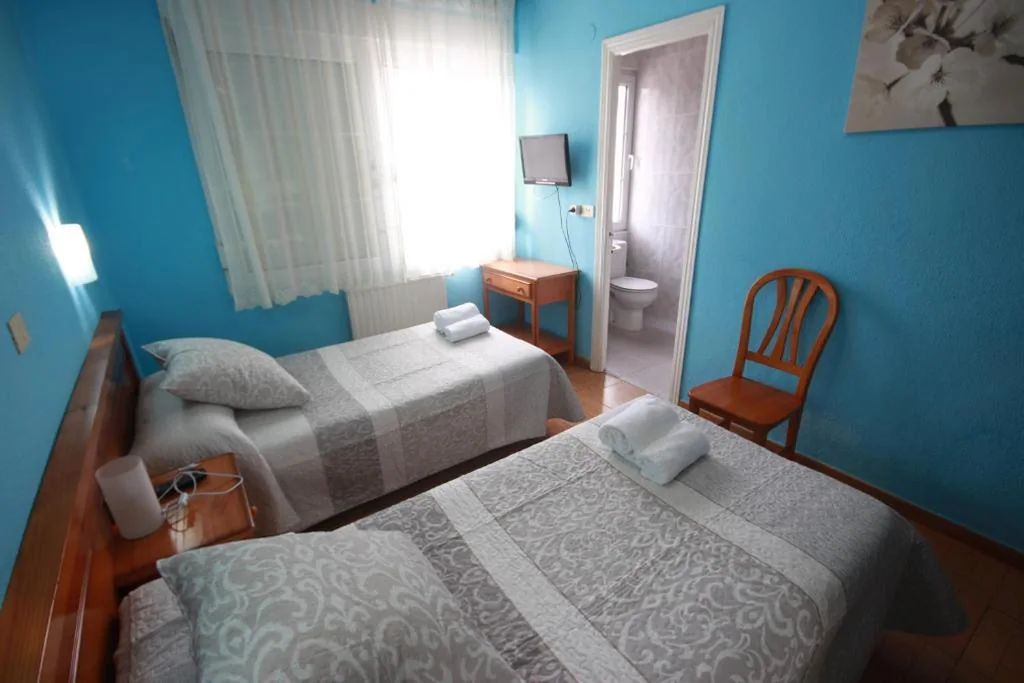 Habitación Doble - 1 o 2 camas — Hostal Sanpatiel