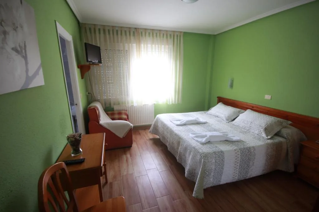 Hostal Sanpatiel