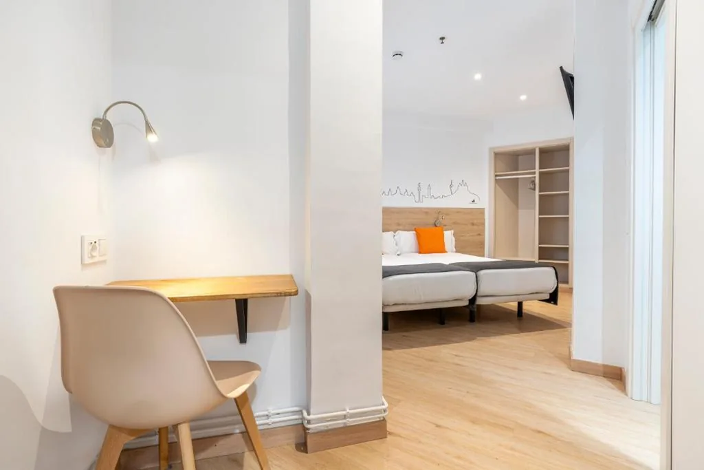 Camera matrimoniale Comfort — Hostal Sans