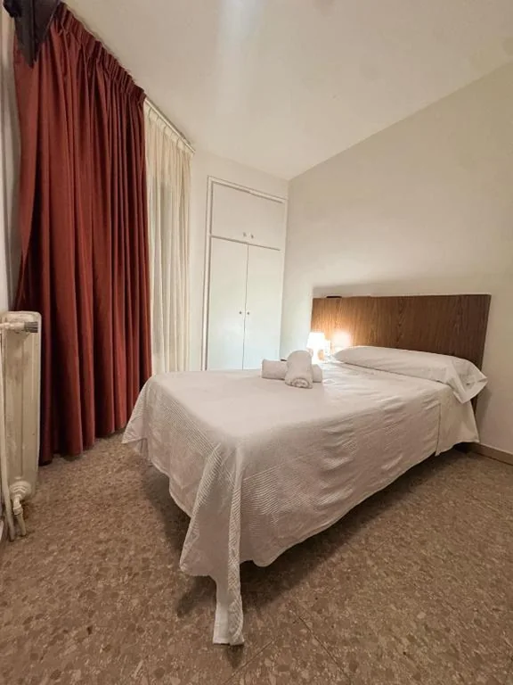 Habitación Individual con baño privado — Hostal Sant Miquel