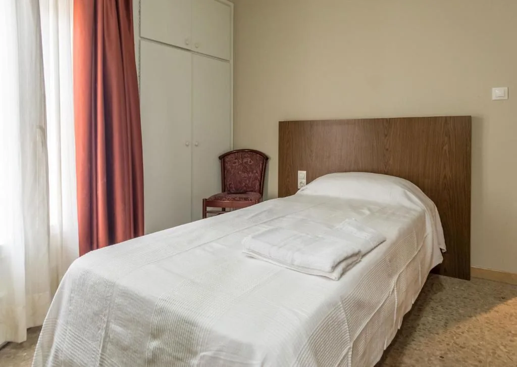 Habitación Individual Estándar con baño compartido — Hostal Sant Miquel