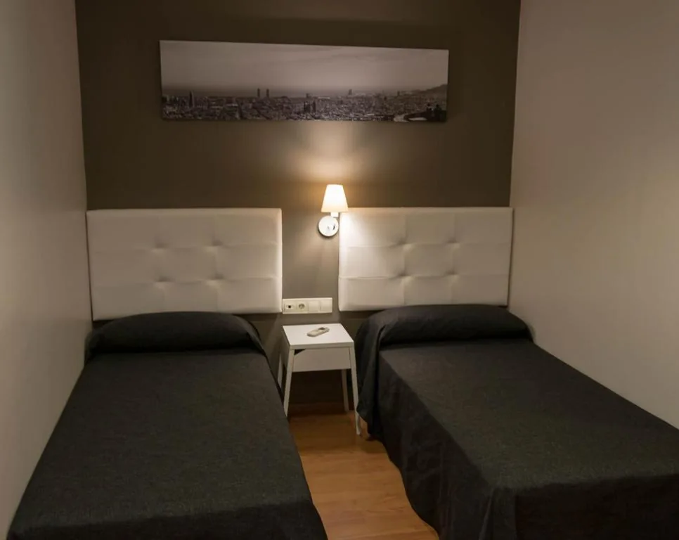 Habitación Doble - 2 camas — Hostal Sant Pau