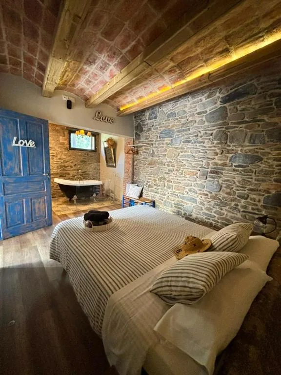 Habitación Deluxe - 1 cama grande — Hostal Sant Roc