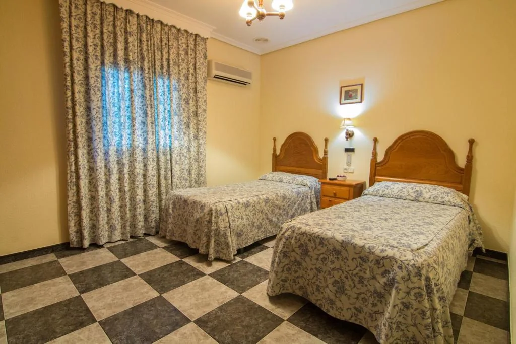 Habitación Individual — Hostal Santa Ana