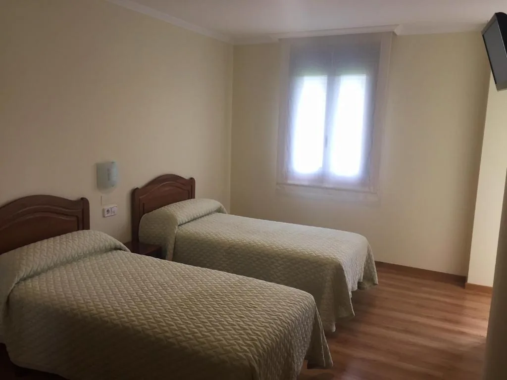 Double Room with Balcony - Twin Beds — Hostal Santa Baia