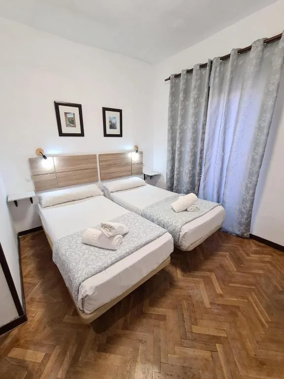 Camera Doppia - 1 o 2 letti — Hostal Santa Barbara