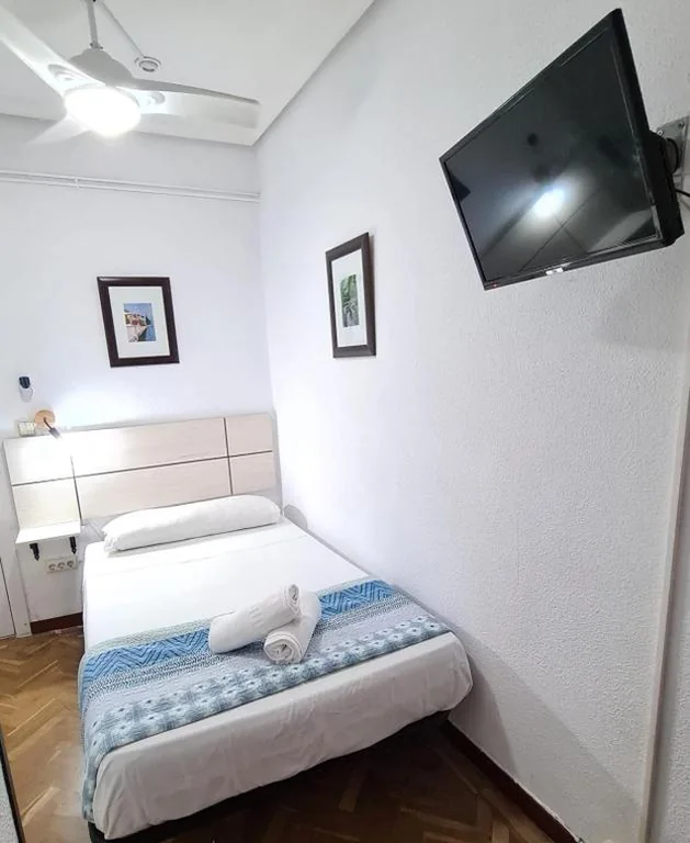 Camera Singola — Hostal Santa Barbara