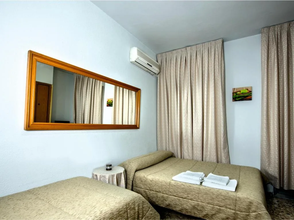 Familiekamer — Hostal Santa Barbara