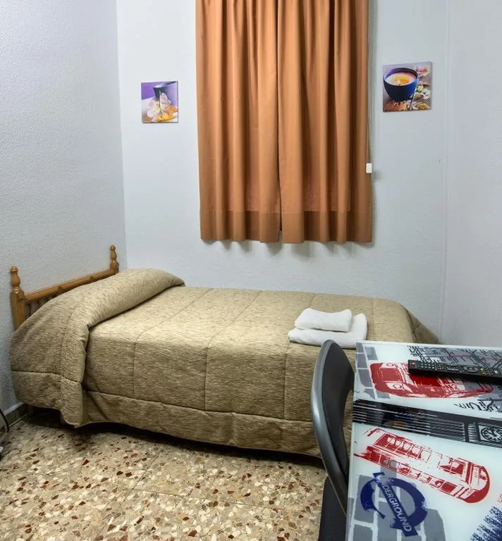 Eenpersoonskamer — Hostal Santa Barbara