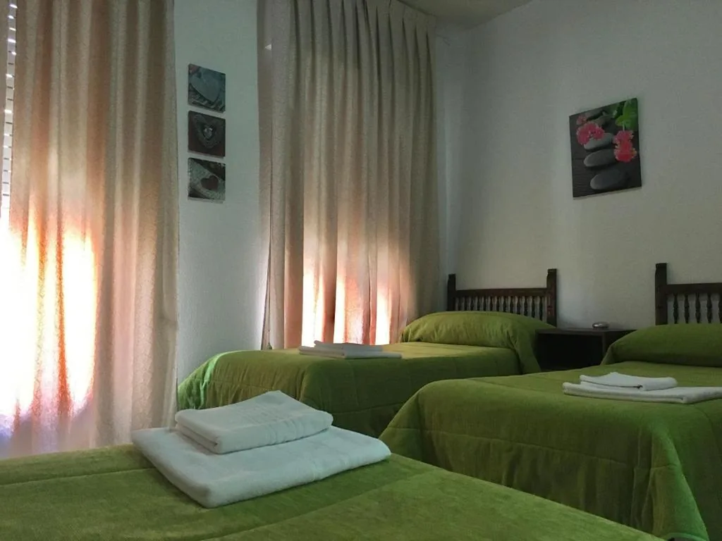 Driepersoonskamer — Hostal Santa Barbara