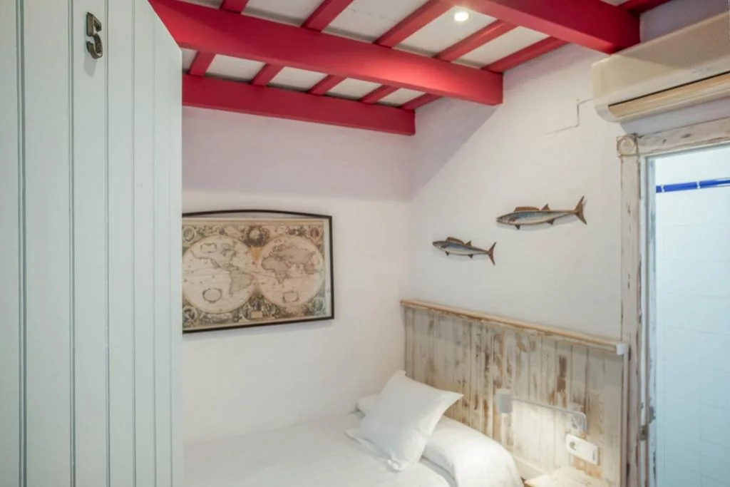 Quarto Individual — Hostal Santa Catalina