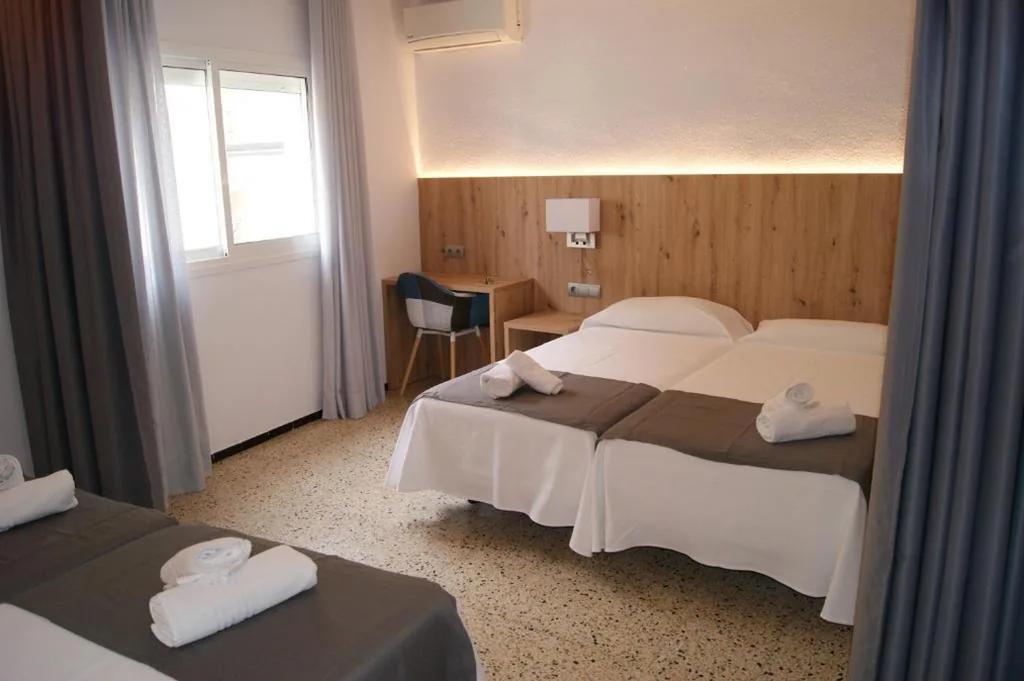 4人部屋 — Hostal Santa Clara