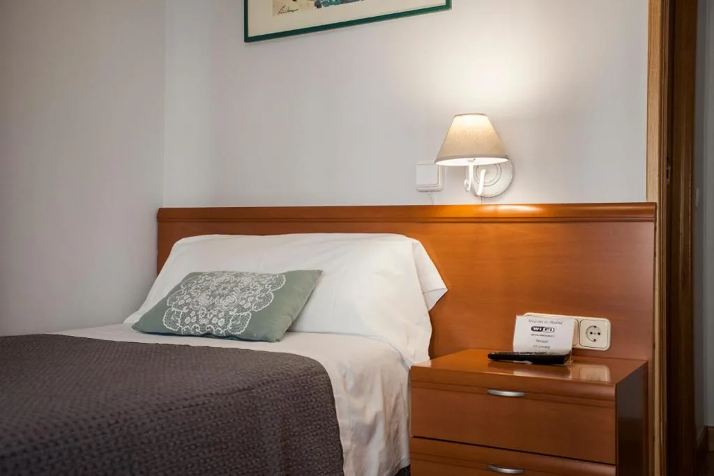 Habitación Individual — Hostal Santa Cruz