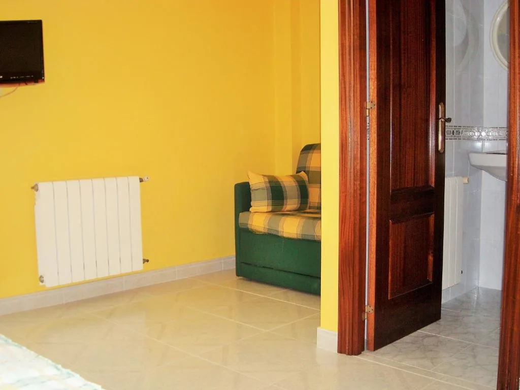 Camera doppia con letto aggiuntivo - 2 letti — Hostal Santa Marta Playa