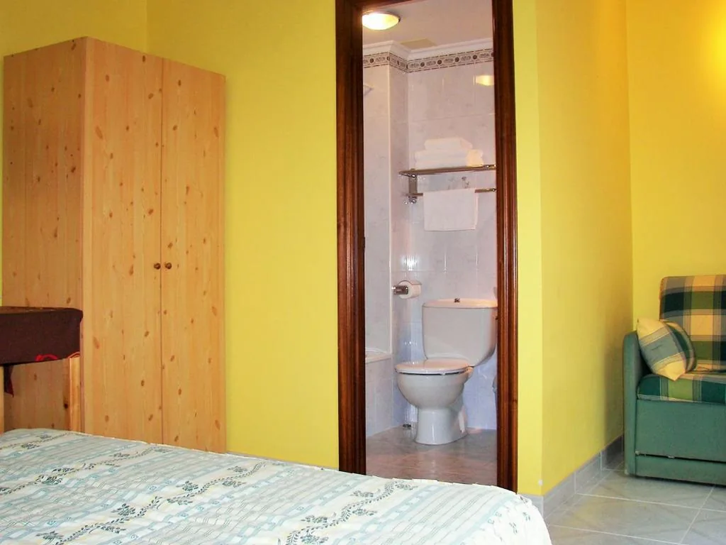 Camera doppia con terrazza — Hostal Santa Marta Playa