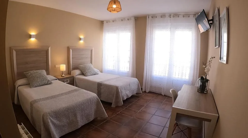 Chambre lits jumeaux — Hostal Santiago
