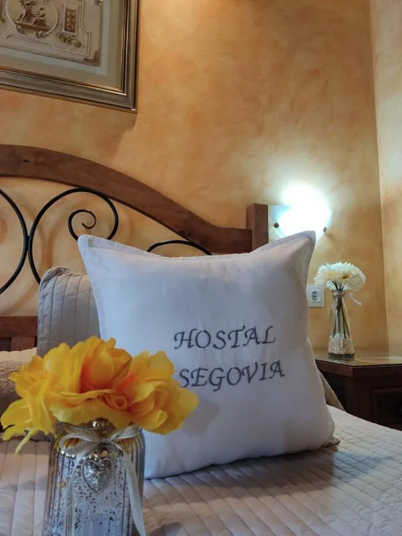 Tweepersoonskamer met balkon — Hostal segovia adults only