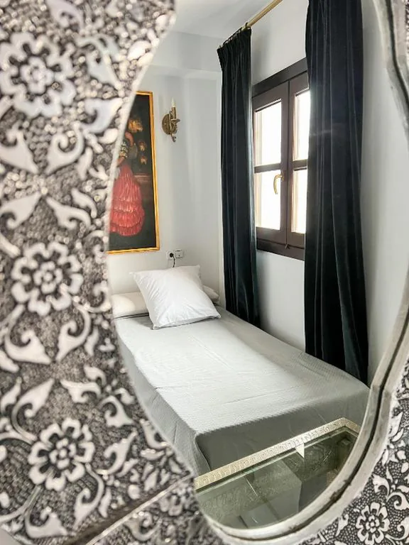 Camera doppia con 2 letti — Hostal Servilia