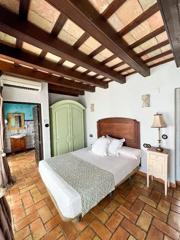 Camera doppia Deluxe con vasca — Hostal Servilia
