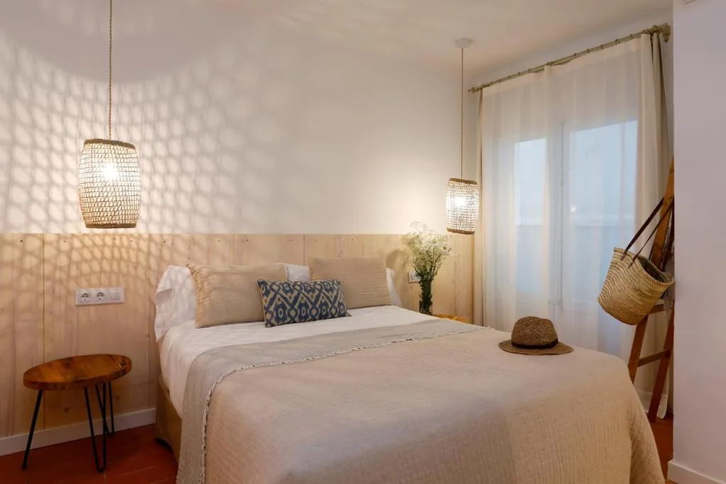 Inpandige tweepersoonskamer — Hostal Ses Negres
