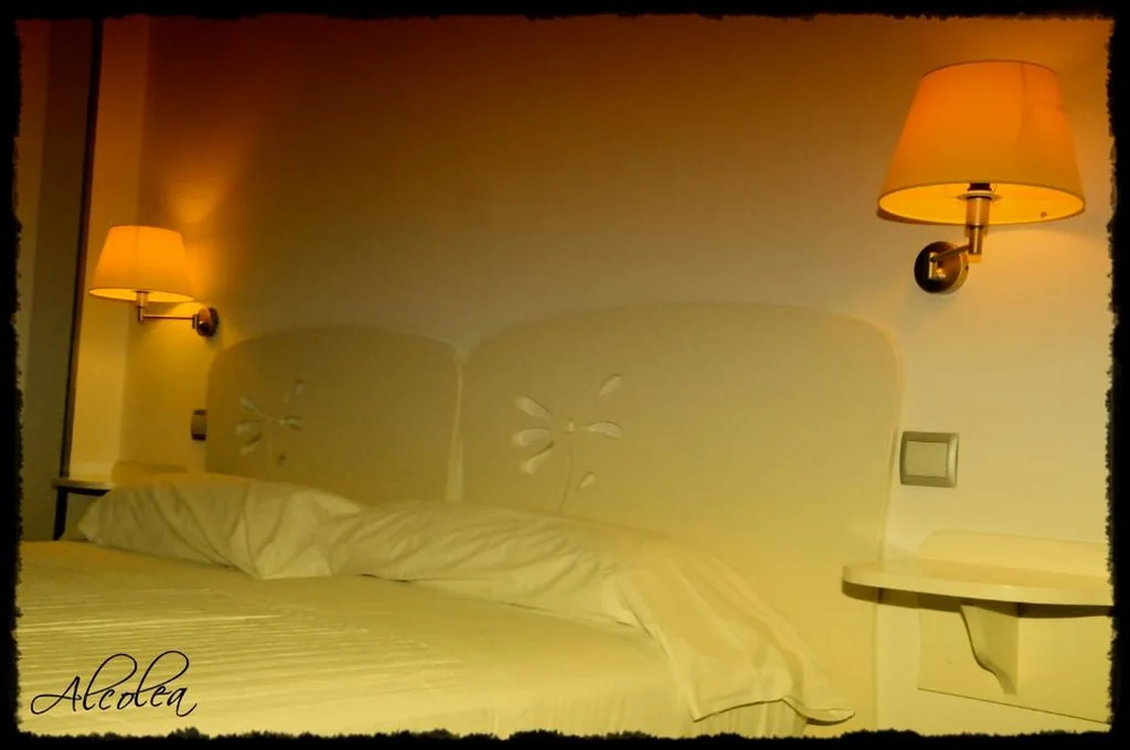 Chambre double - 2 lits — Hostal Sierra