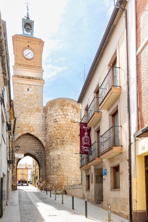 Hostal SIN RECEP24H Puerta de la Villa - Pet friendly & Restaurante