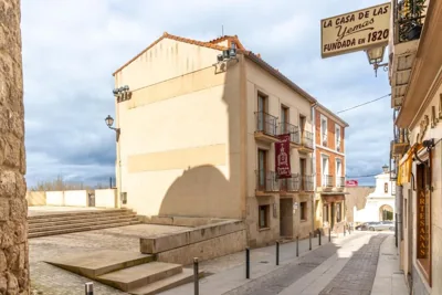Hostal SIN RECEP24H Puerta de la Villa - Pet friendly & Restaurante — foto 11