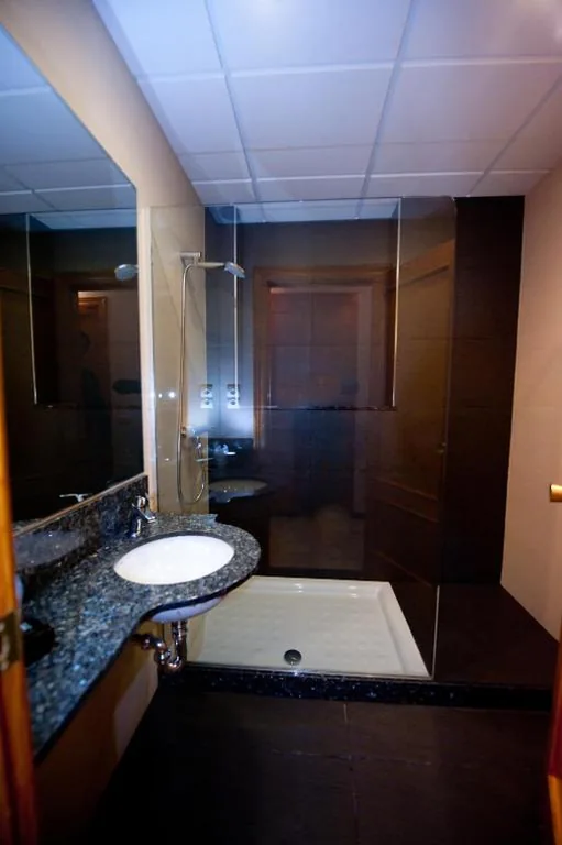 Habitación Triple Básica — Hostal Sol Bahía San José