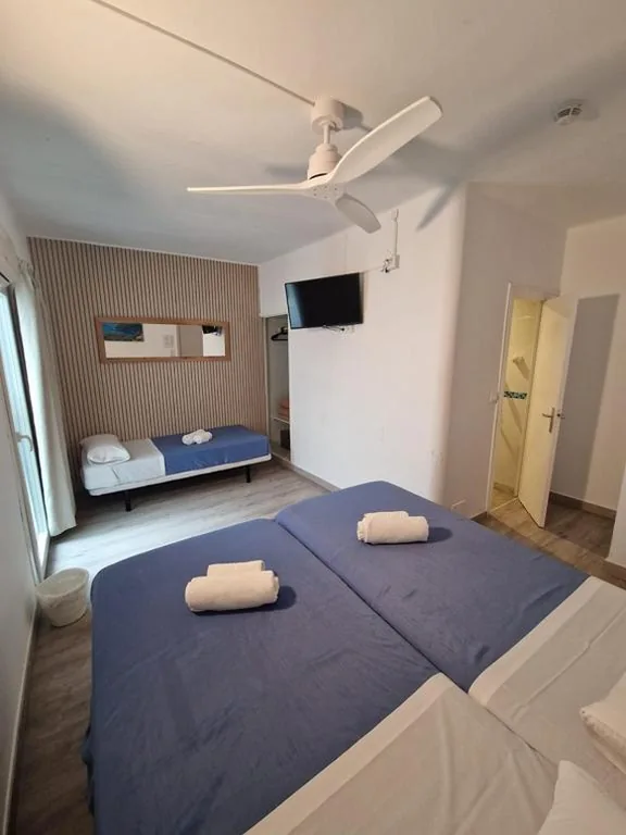 Quarto Duplo com cama extra — Hostal Sol de Mallorca