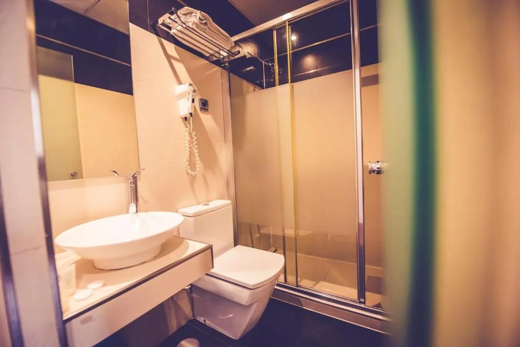 Quarto Quádruplo Económico — Hostal Sol Los Angeles