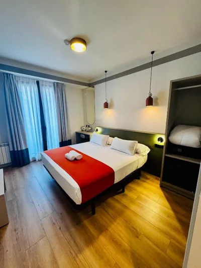 Hostal Sol Square Madrid — foto 11