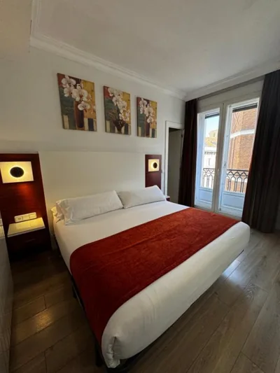 Hostal Sol Square Madrid — foto 12