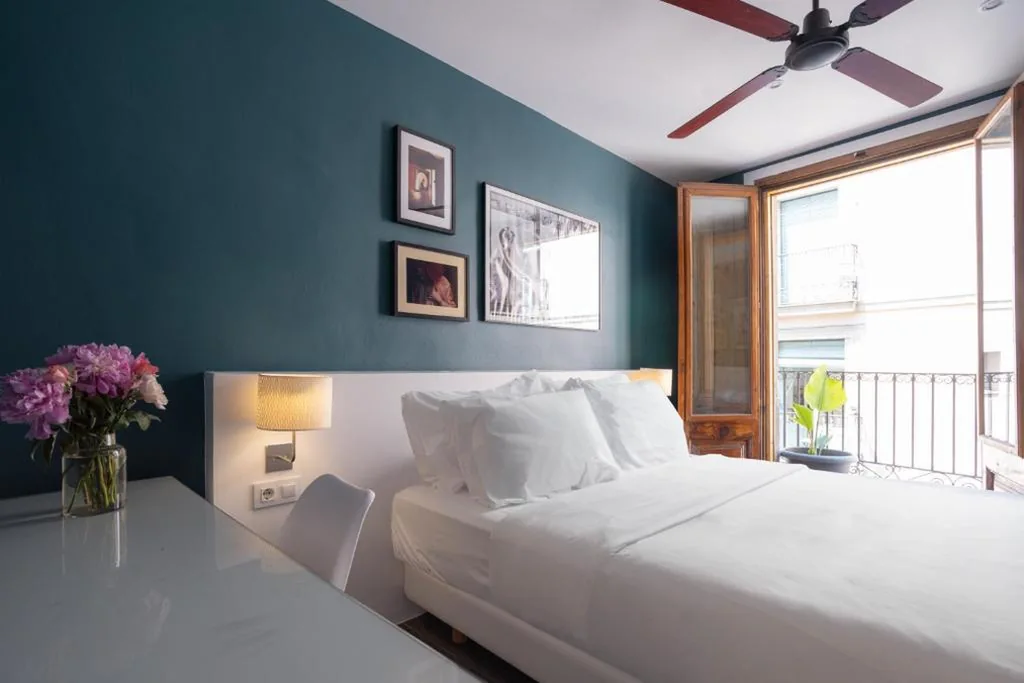 Quarto duplo com casa de banho privada exterior — Hostal Sol y K