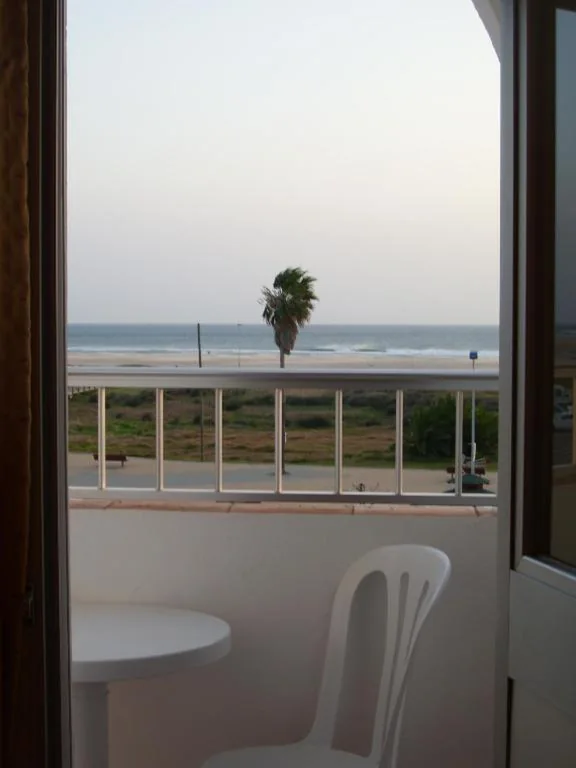 スタンダードダブルルーム — Hostal Sonrisa del Mar