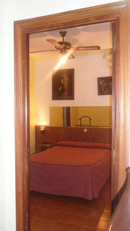 Quarto Individual — Hostal Suárez
