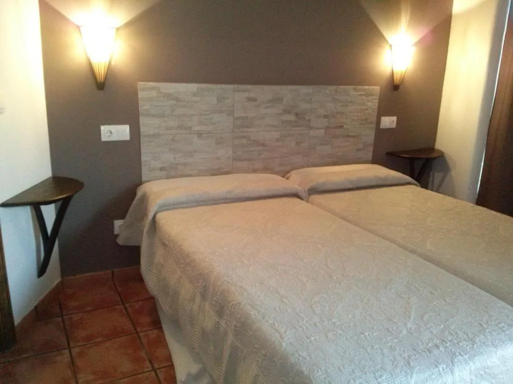 Chambre Double avec baignoire — Hostal Suetxe