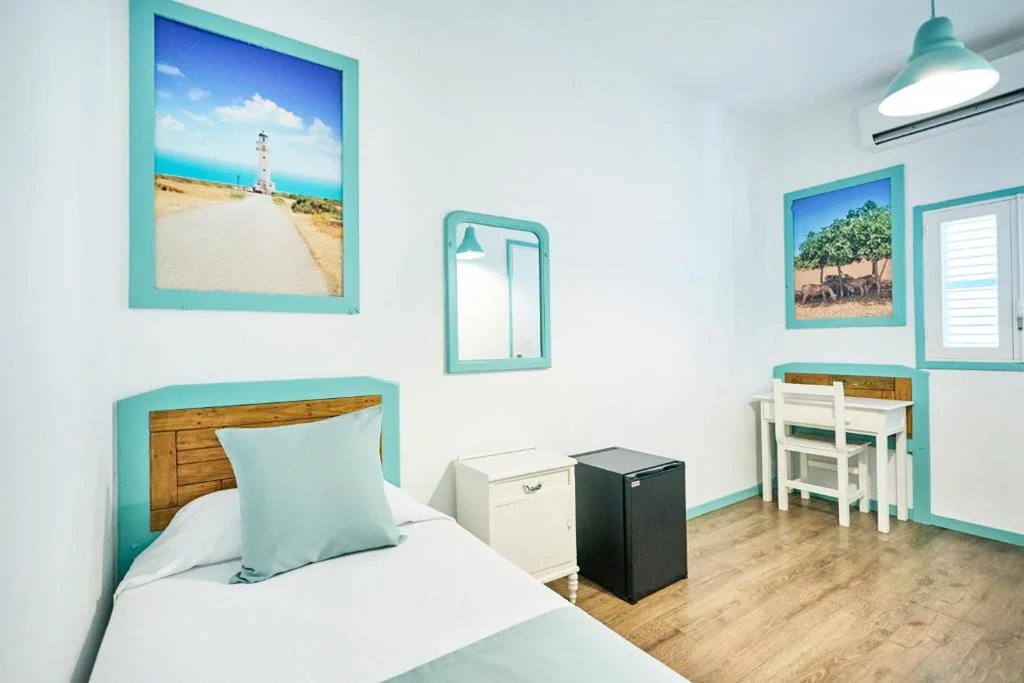 シングルルーム — Hostal Sunset Ibiza