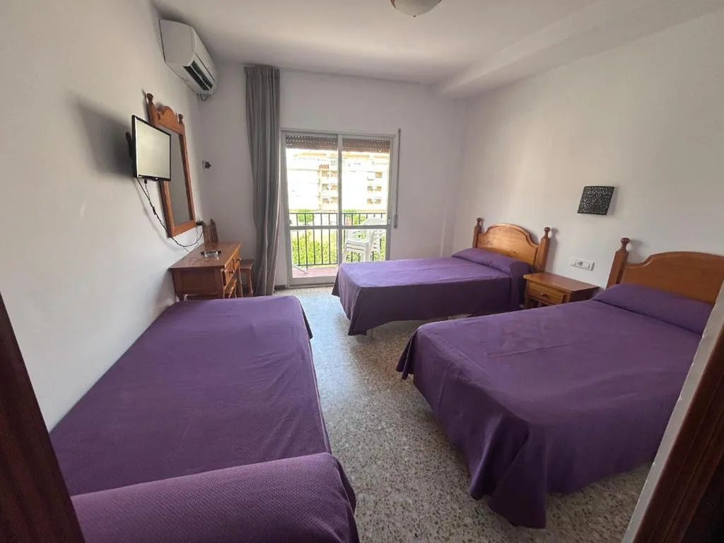 Habitación Triple Estándar — Hostal Susi