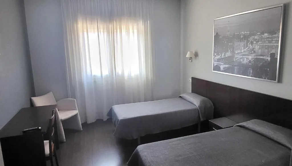 Habitación Doble - 2 camas — Hostal T4