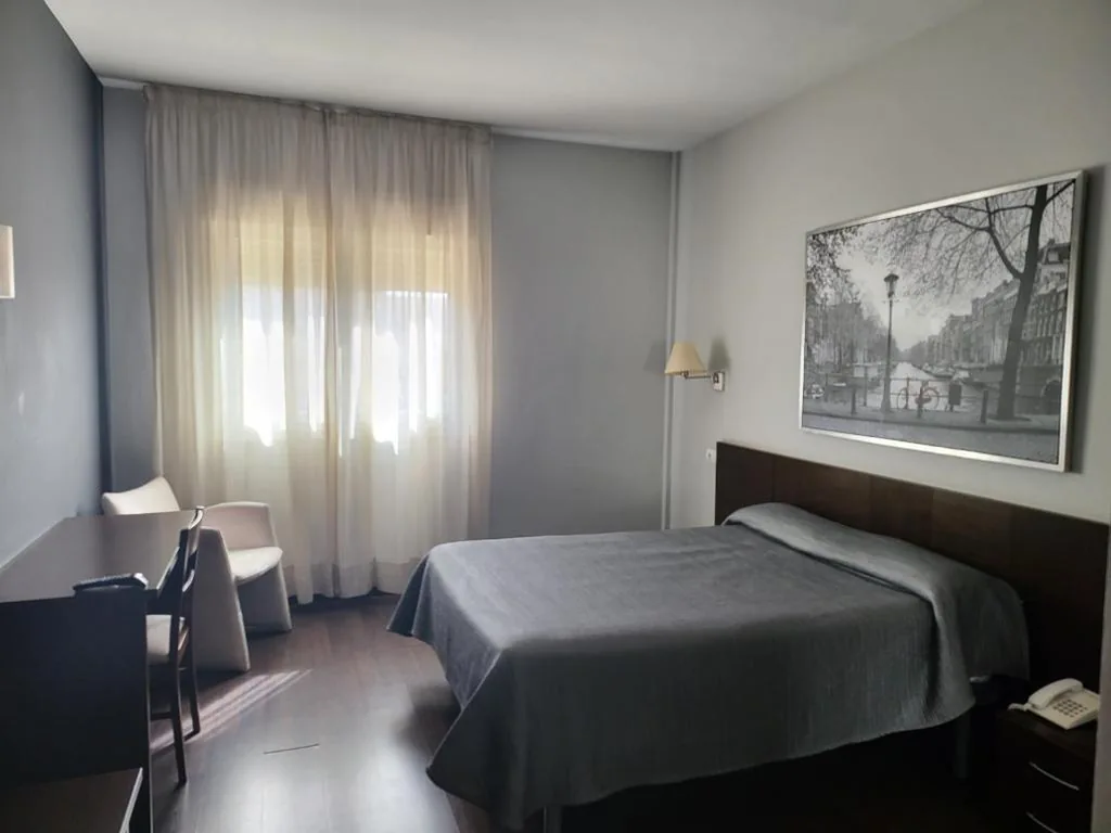 Habitación Doble — Hostal T4