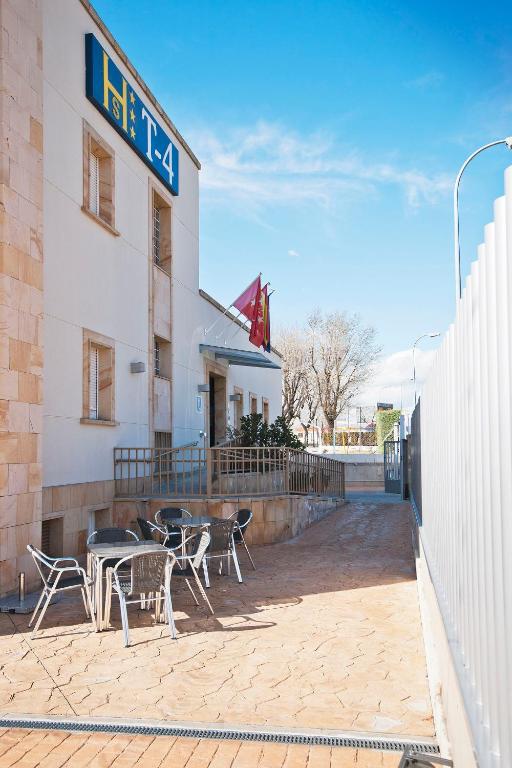 Hostal T4