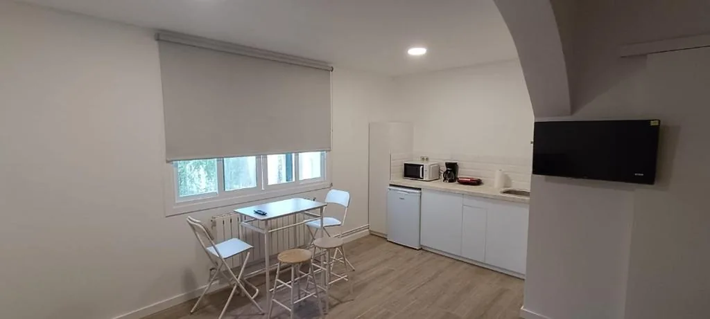 Estudio con sofá cama — Hostal Terraza Miramar SL