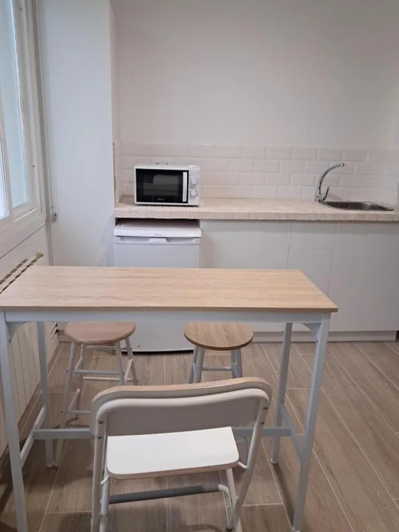 Estudio con sofá cama — Hostal Terraza Miramar SL